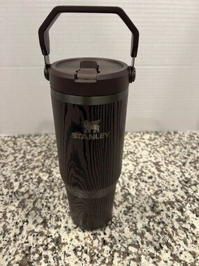 Stanley Insulated Travel Tumbler in Dark Brown Woodgrain New 30 oz